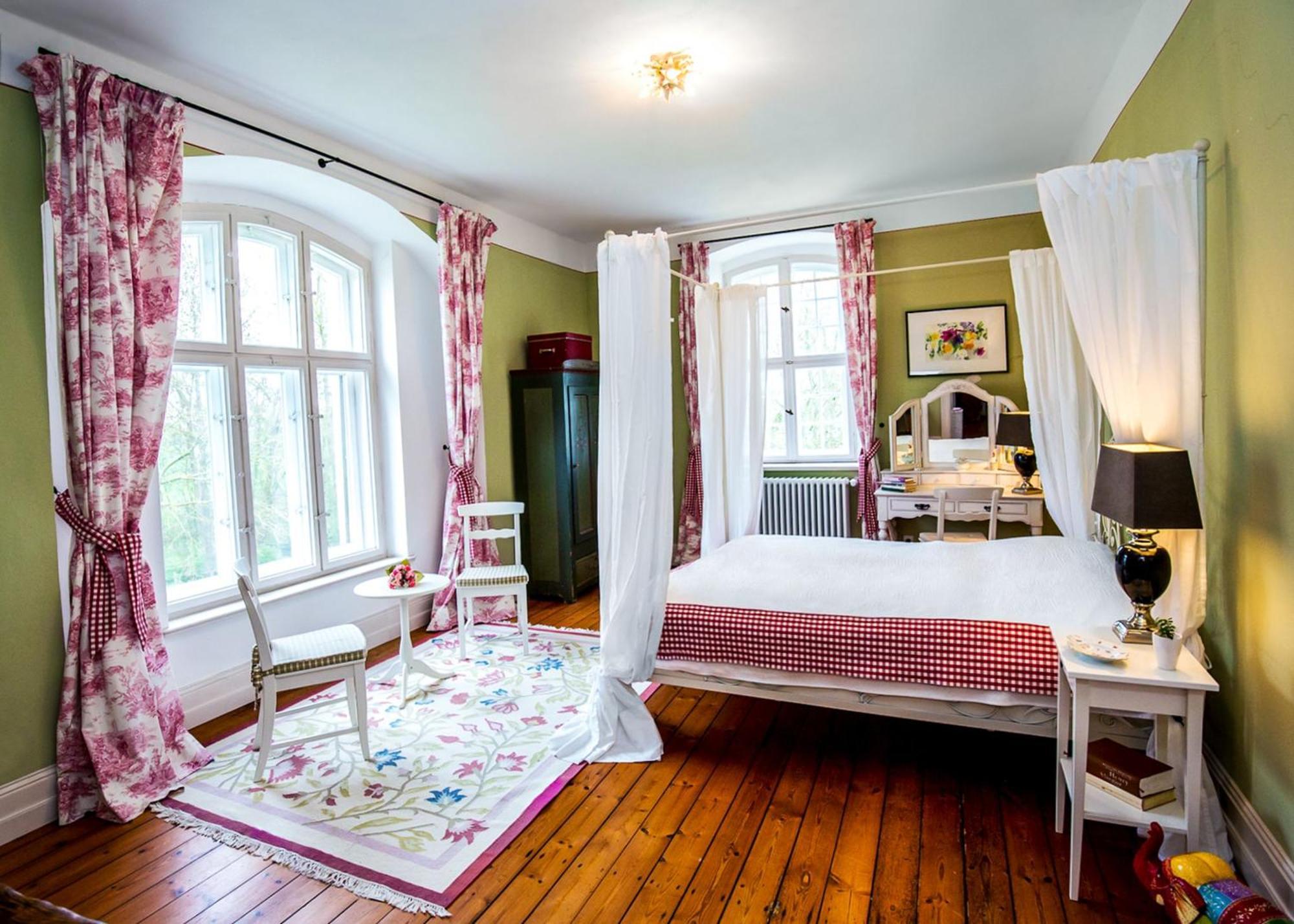 Villa Gutshaus Penzlin à Meyenburg  Extérieur photo
